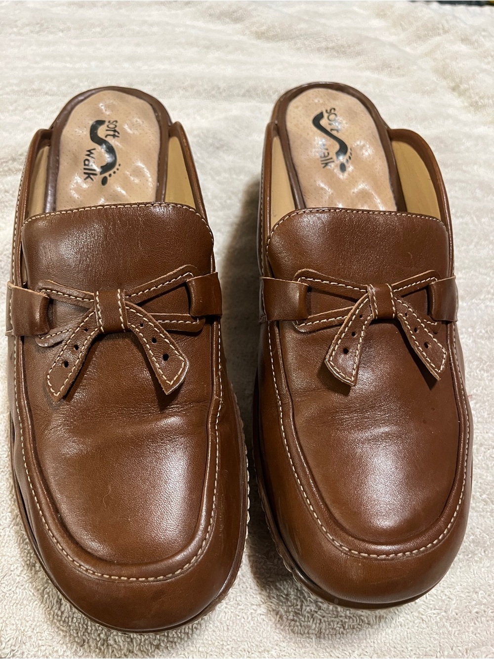 SoftWalk Men's Brown Leather Bow Slip-On Loafers